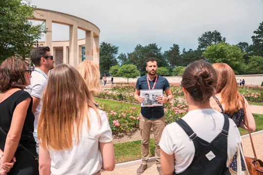 Visita guiada para pequenos grupos aos principais locais do Dia D e visita autoguiada ao museu Memorial de Caen