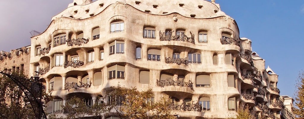 Barcelona 360º Ganztages-eBike, Seilbahn- und Bootstour mit bevorzugtem Eintritt zur Sagrada Familia
