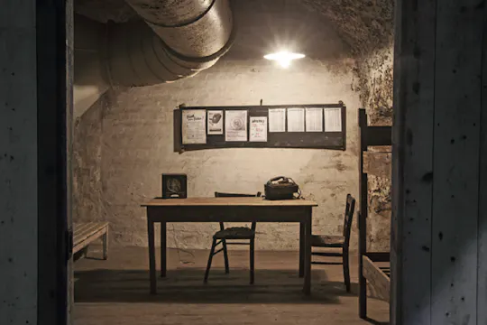 Historische Führung durch den Kunstbunker in Nürnberg