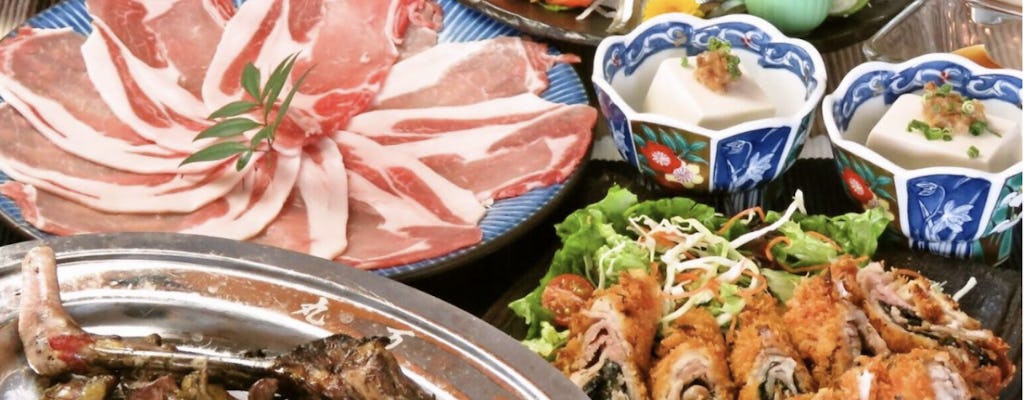Hühnchen und Soba-Nudeln mit All-you-can-drink-Abendessen in Tokio