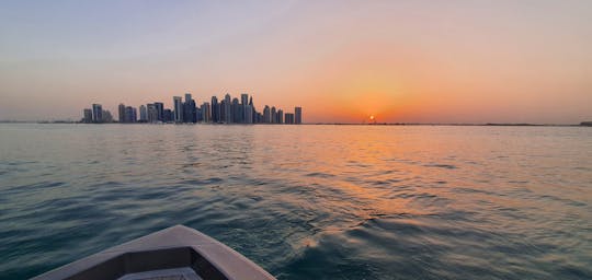 Doha zonsondergang begeleide boottocht
