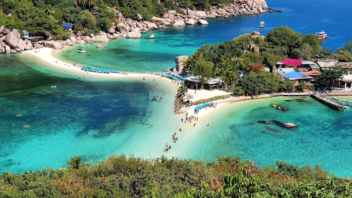Day trip to discover Koh Tao and Koh Nang Yuan with lunch