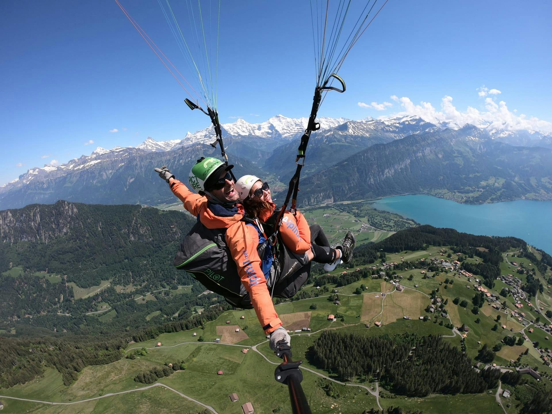 Gleitschirmflug in Interlaken