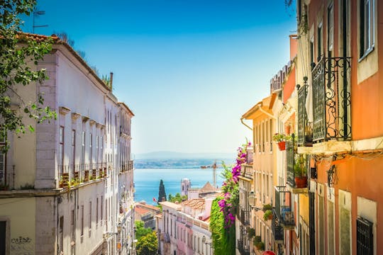 Ganztägige Stadtrundfahrt durch Lissabon und Einkaufen an der Algarve