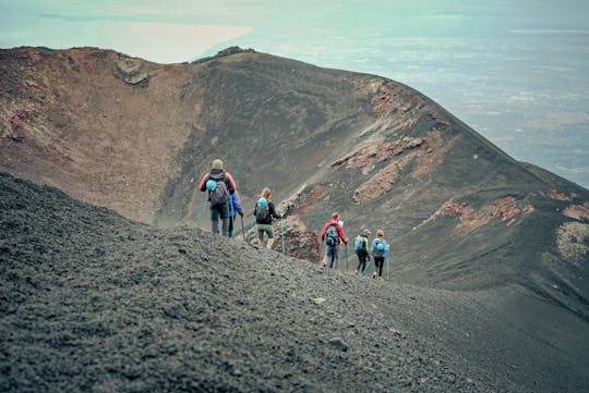 Tour guiado de trekking al Etna a 3000 metros.