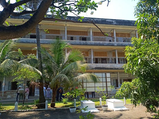 Tour privado al campo de exterminio y al museo genocida en Phnom Penh