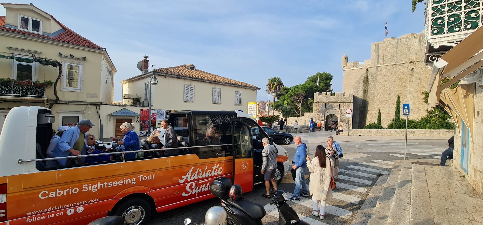 Dubrovnik sightseeing guided walking tour with a panoramic ride