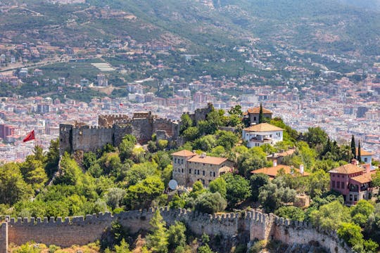 Castelo de Alanya e excursão de verão à caverna com almoço e passeio de barco