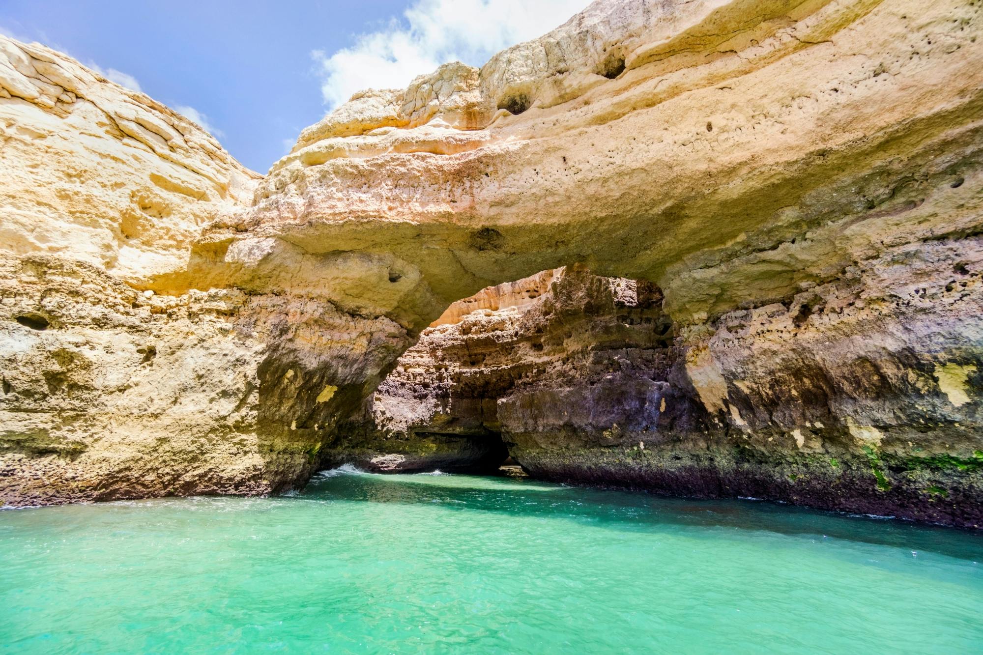 Paseo en barco por la costa del Algarve y cueva de Benagil desde Portimão