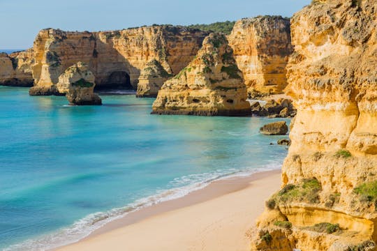 Privérondvaart langs de kust van de Algarve vanuit Portimão