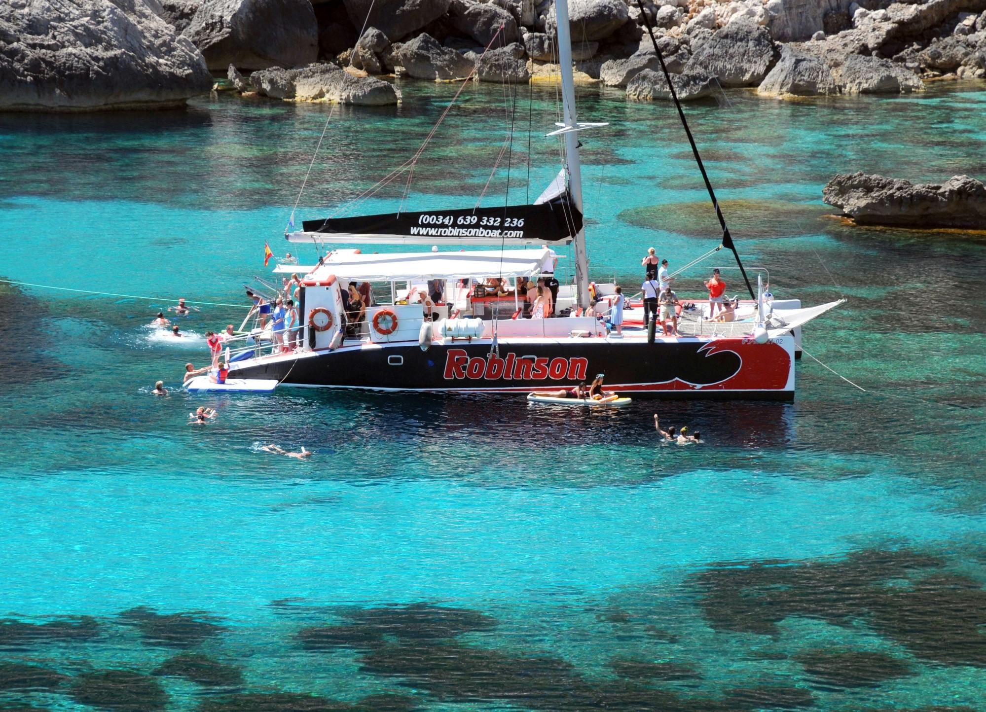 Entrada para avistamiento de delfines en catamarán Robinson en el norte de Mallorca