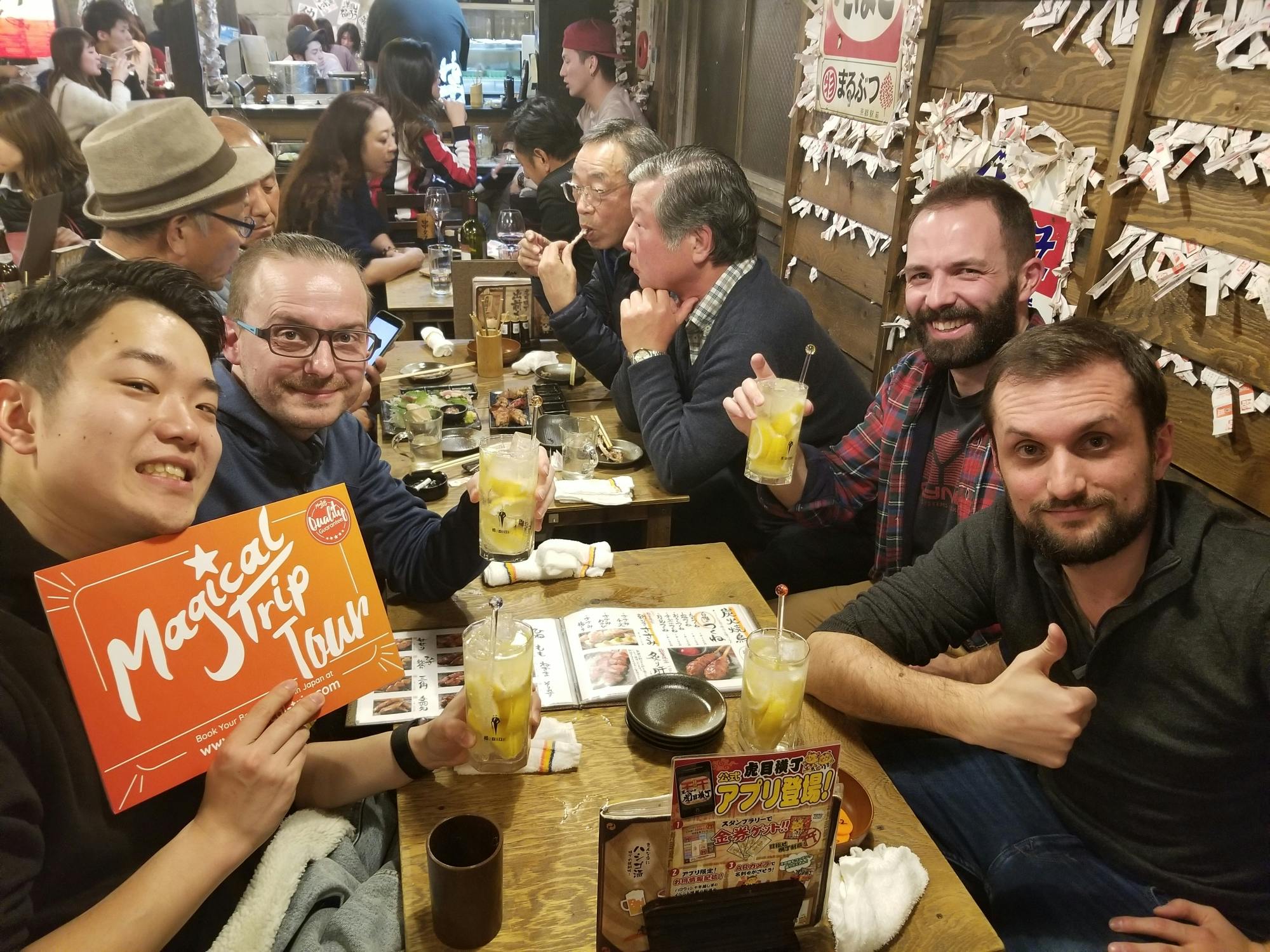 Excursão noturna de bar em Osaka em Namba
