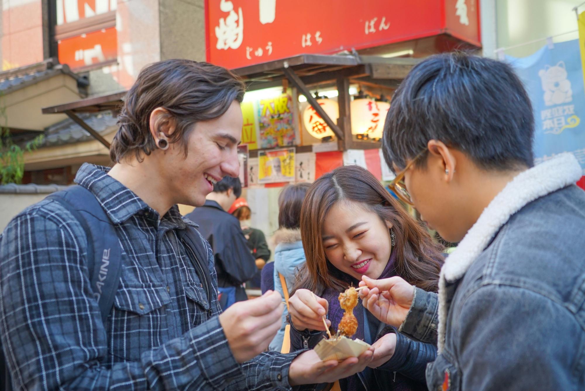 Excursão gastronômica local em Osaka em Dotonbori e Shinsekai