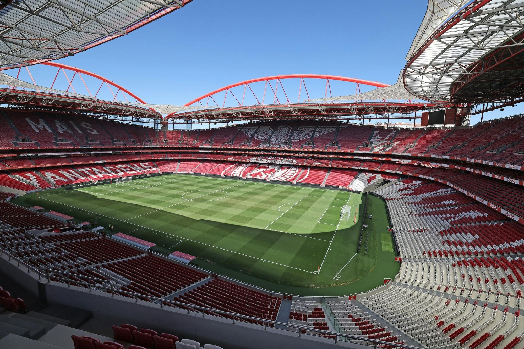Biglietti per lo Stadio e il Museo dell'SL Benfica, visita guidata e sciarpa