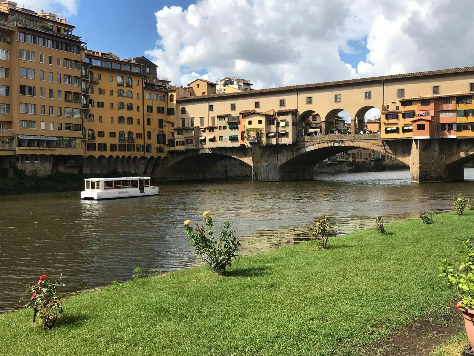 Florence walking tour with Arno river e-boat cruise