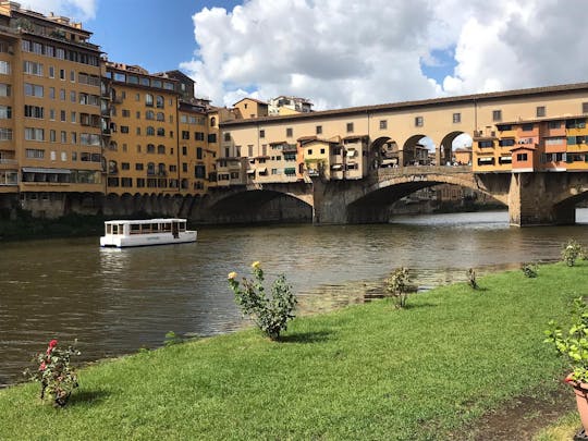 Rundgang durch Florenz mit E-Bootsfahrt auf dem Fluss Arno