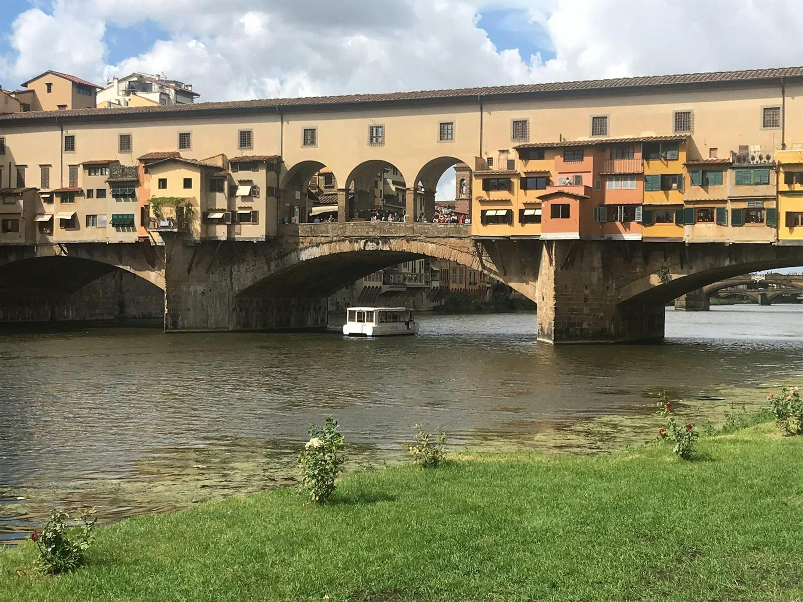 Cruzeiro de barco eletrônico Arno com experiência gastronômica toscana em Florença
