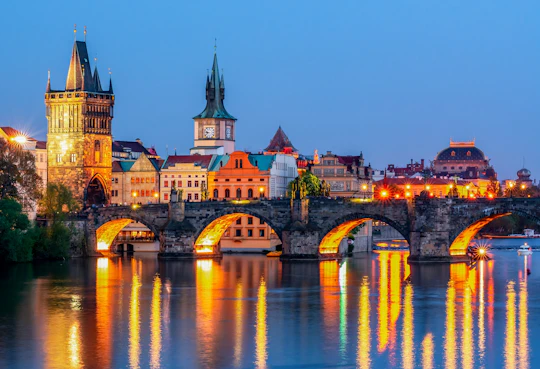 Cruise Tour in Prague with Dinner
