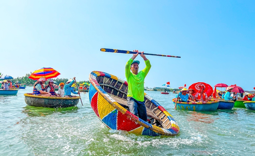 Cam Thanh basket boat ride with transfer | musement