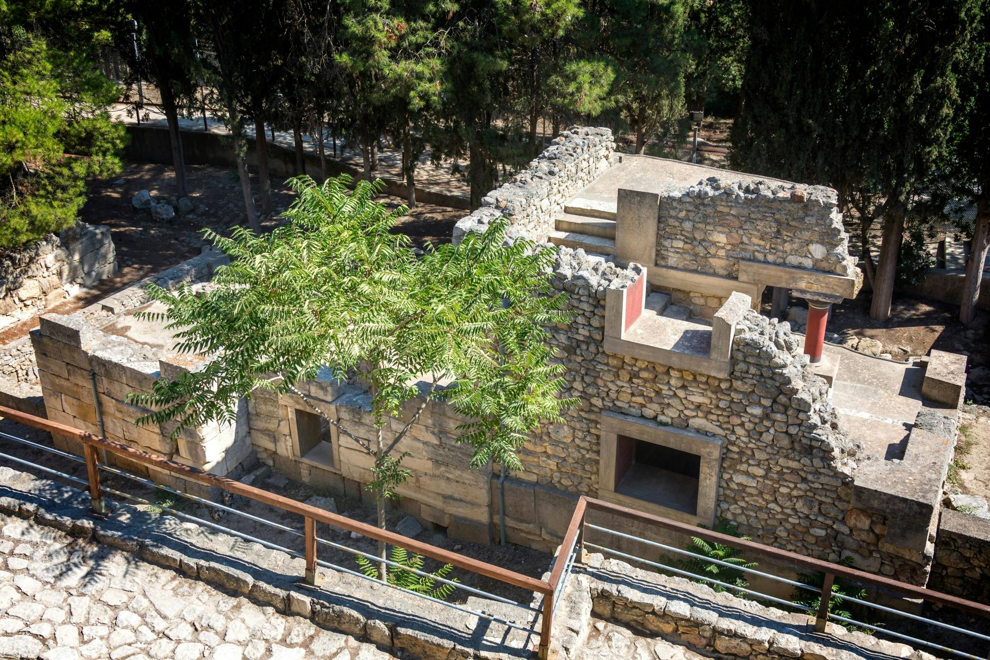 Knossos and Minoan Theatre Tour with Heraklion and Museum