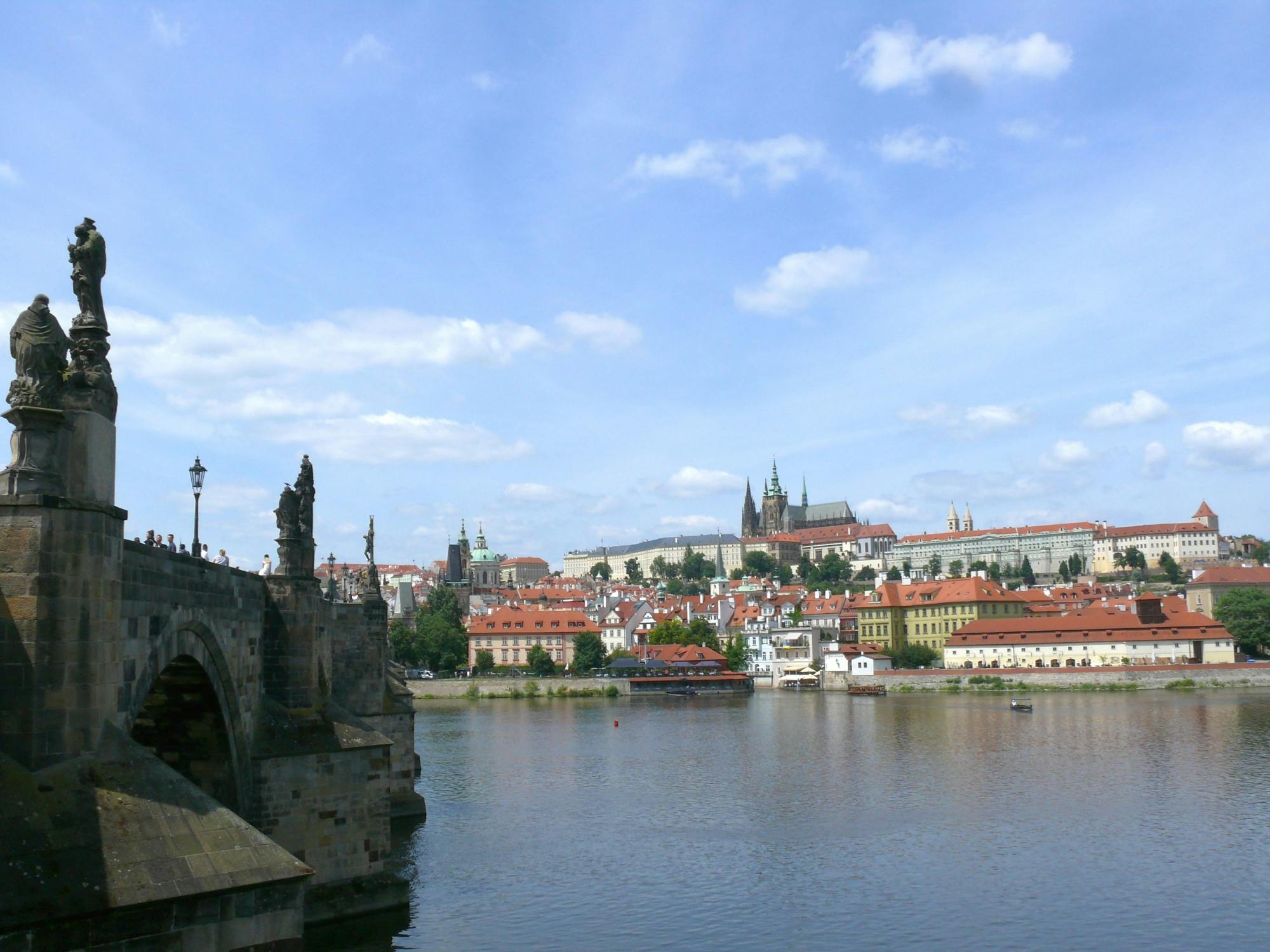 Tour guidato a piedi di Praga con pranzo tradizionale