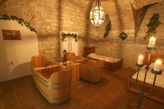Bagno alla birra con birra a volontà e massaggio facoltativo