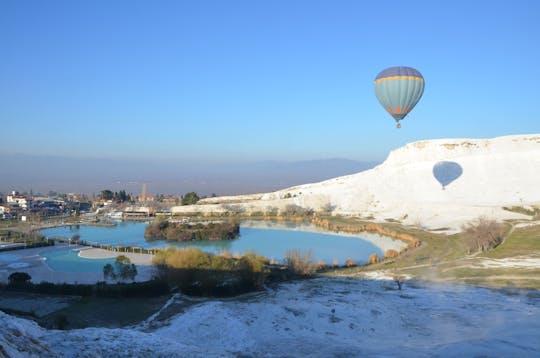 Vol en montgolfière au lever du soleil à Pamukkale et visite de Hierapolis