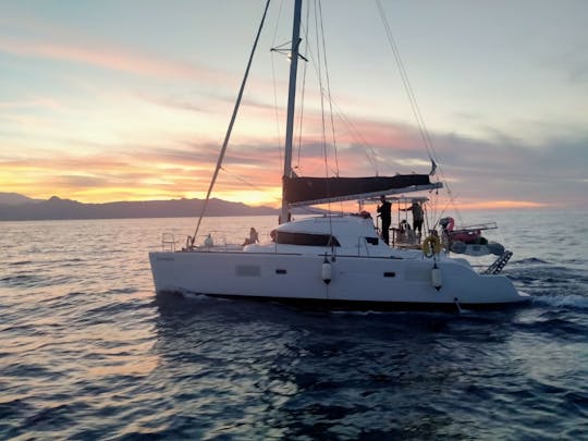 Private Katamaran-Kreuzfahrt bei Sonnenuntergang von Rethymno