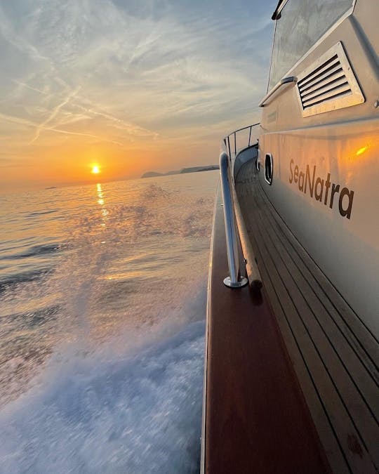Excursion en bateau de luxe au coucher du soleil au départ de Dubrovnik avec prise en charge en option