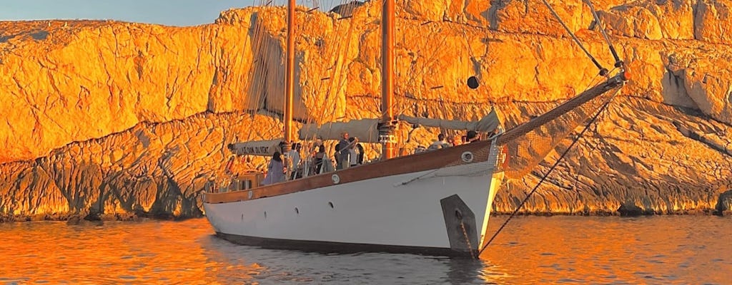 Sunset Frioul Islands Cruise auf einem klassischen Ketschboot