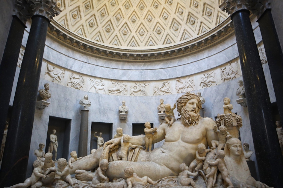 Early bird guided tour of the vatican museum sistine chapel with