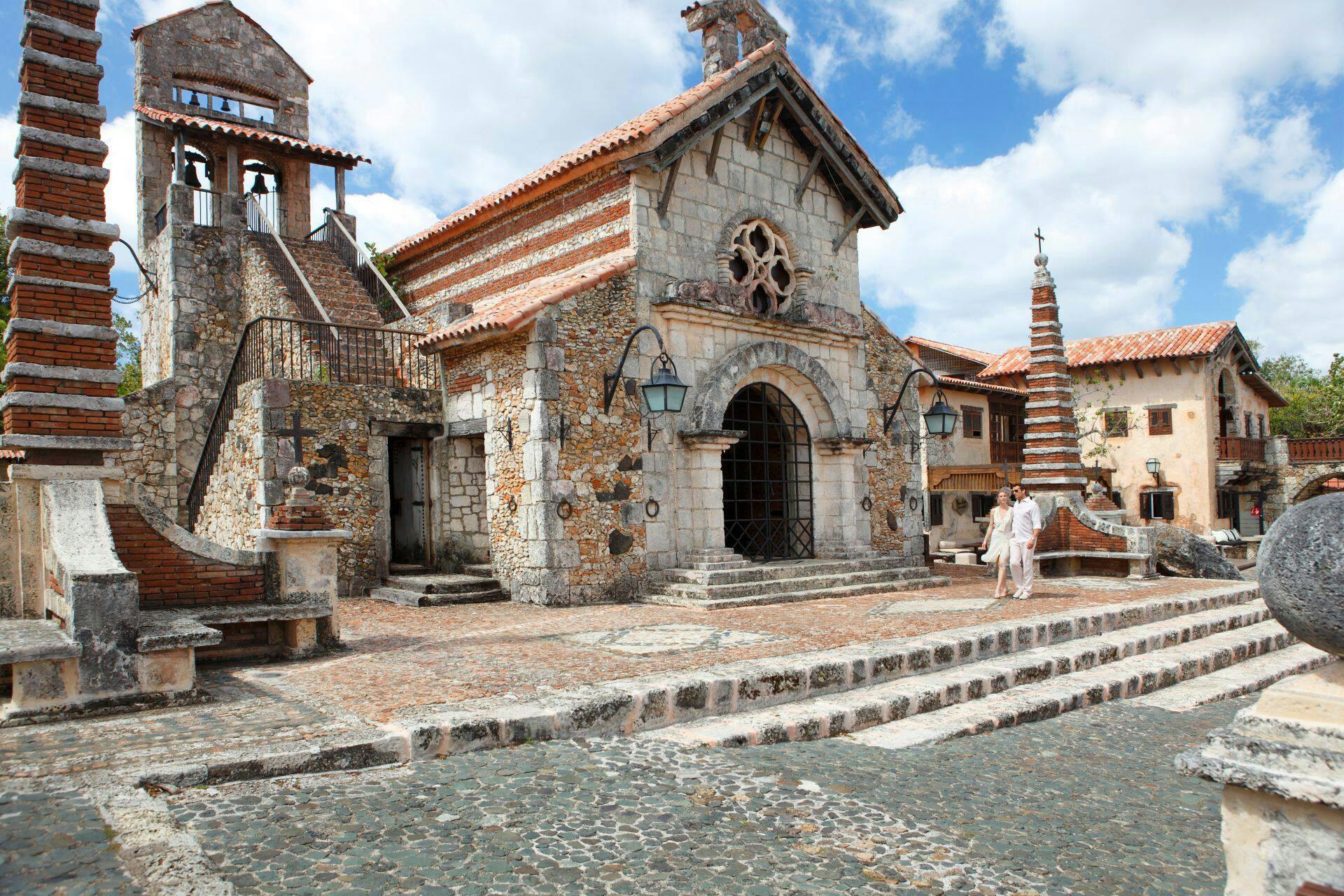 Altos de Chavon en Cuevas de las Maravillas privé tour