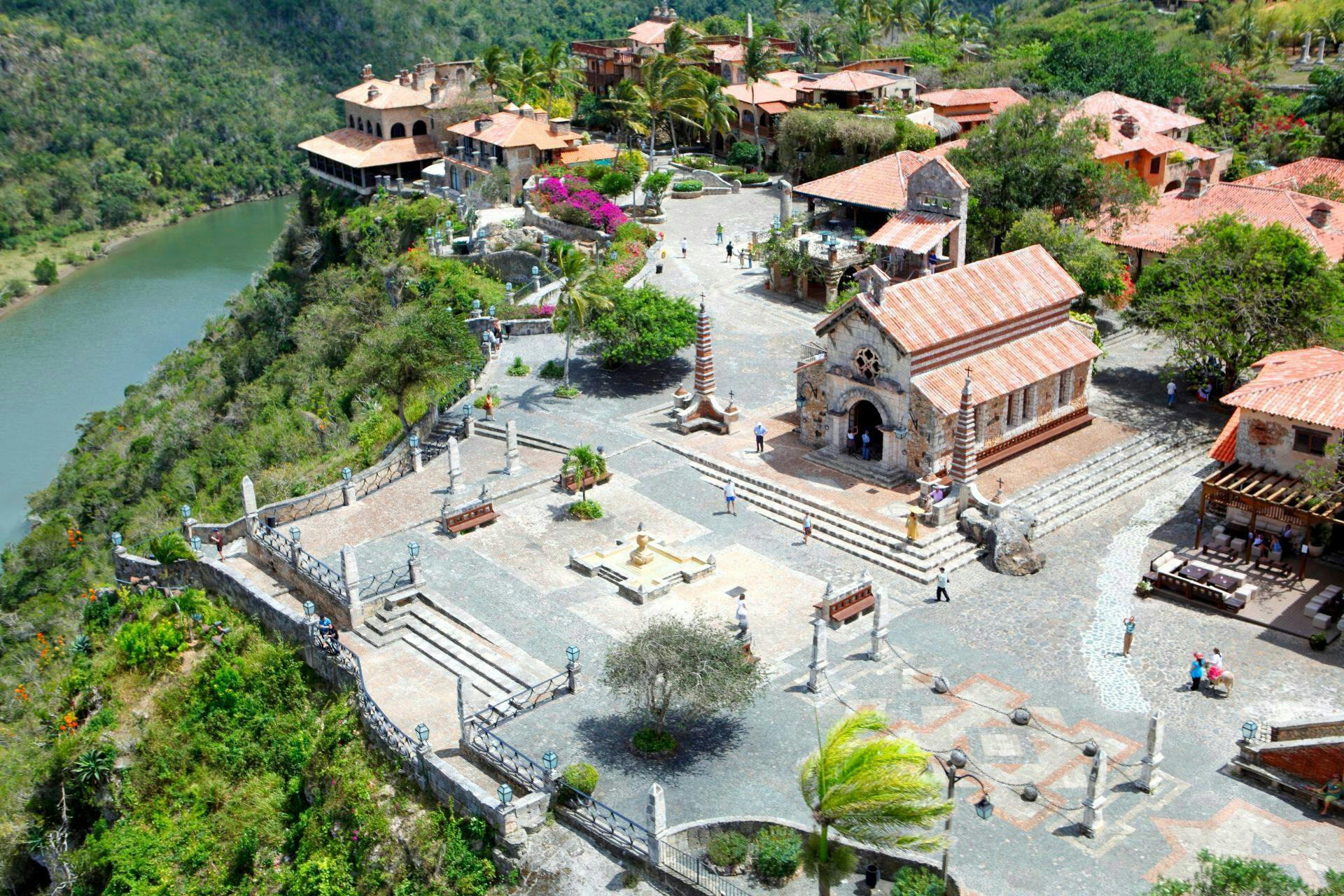 Altos de Chavon and Cuevas de las Maravillas private tour