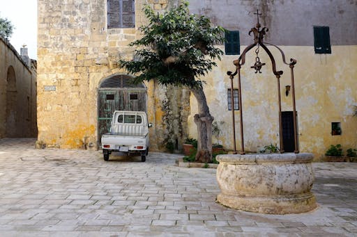 Mosta, Mdina & St. Paul's Catacombs Small Group Tour