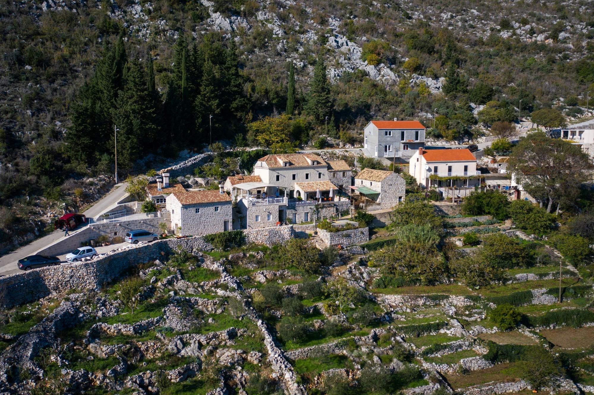 Orašac and Ljubač Villages Tour with Local Delicacy Tastings