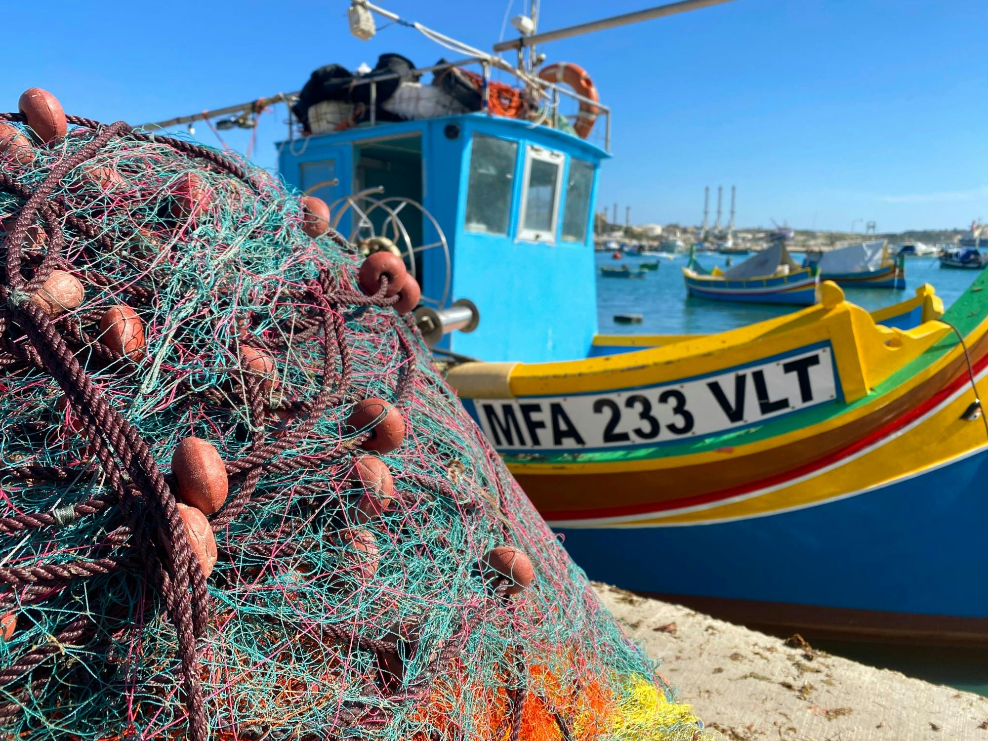 Mercado dominical de Marsaxlokk y Gruta Azul con guía local