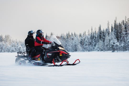 Sneeuwscootersafari van 70 km in Rovaniemi