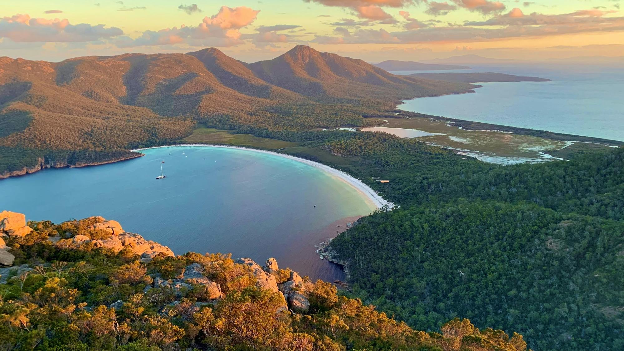 Coles Bay,  Freycinet National Park and Wineglass Bay guided tour
