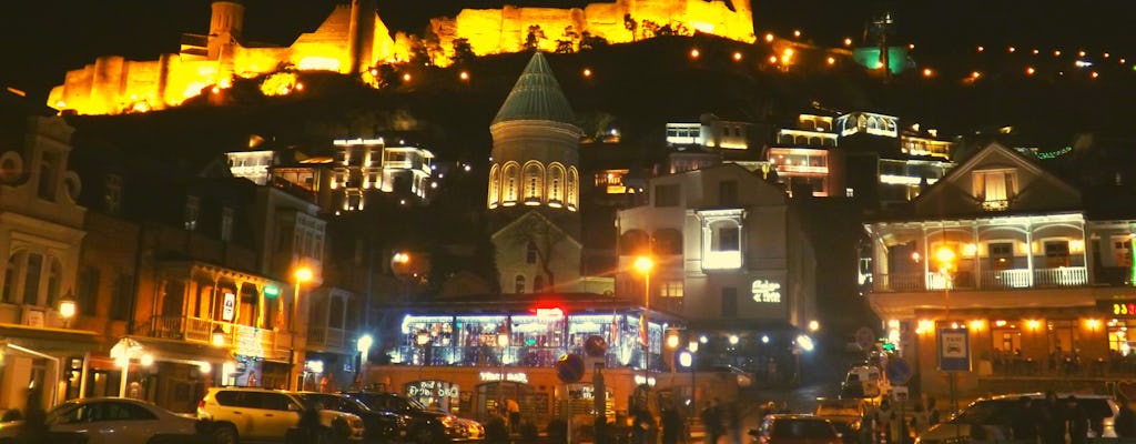 Tbilisi: TOUR PRIVADO NOCTURNO A PIE EN TBILISI
