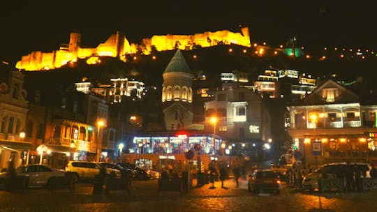Tbilisi: TOUR A PIEDI NOTTURNO PRIVATO A TBILISI