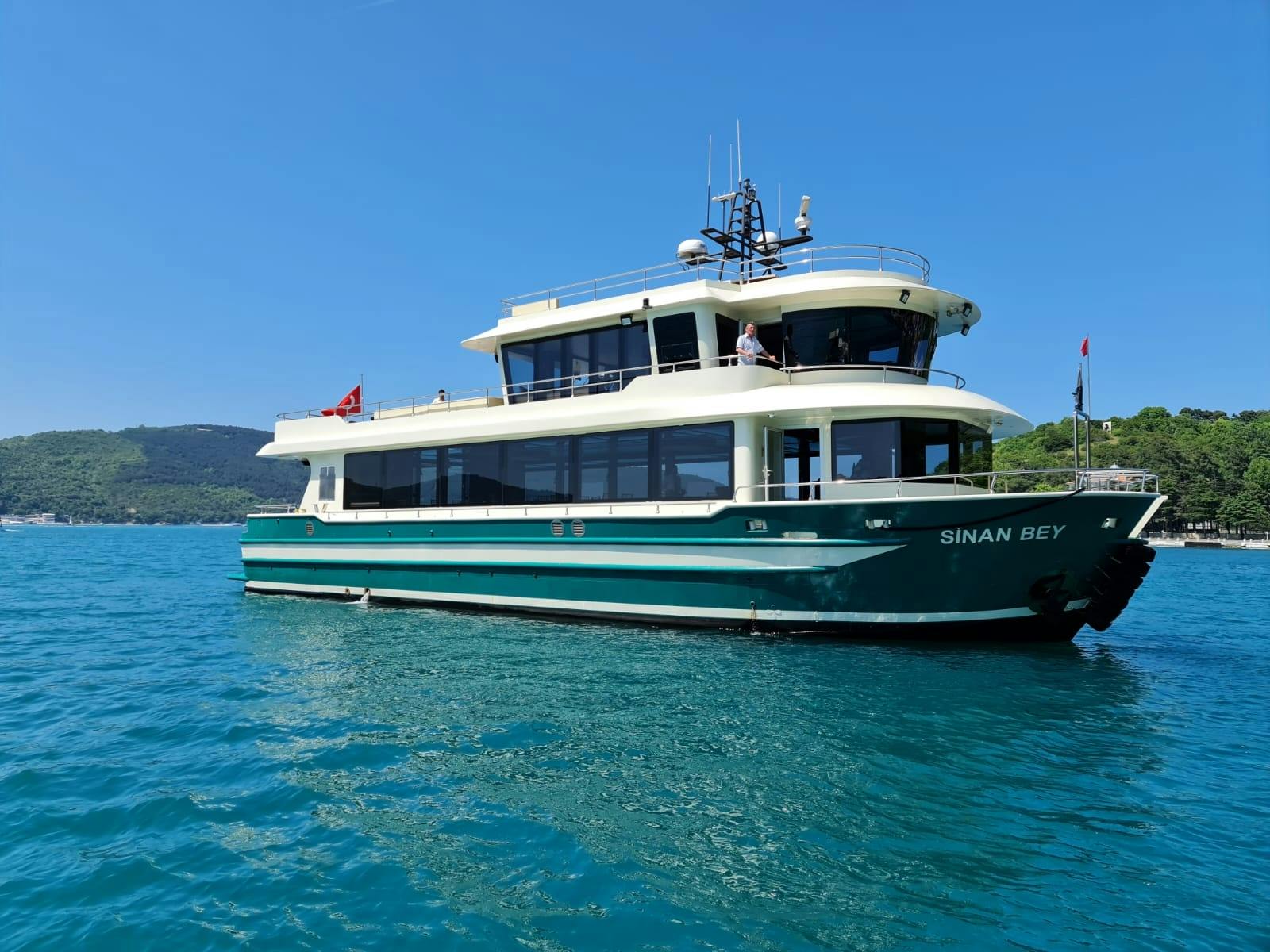 Bootsfahrt auf dem Bosporus und dem Schwarzen Meer mit Mittagessen
