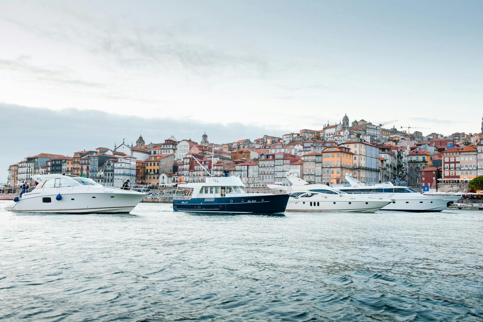 Location de yacht privé sur le fleuve Douro au départ de Porto