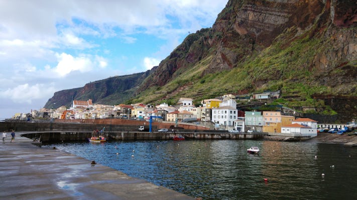Tour guiado de día completo por el oeste y el este de Madeira