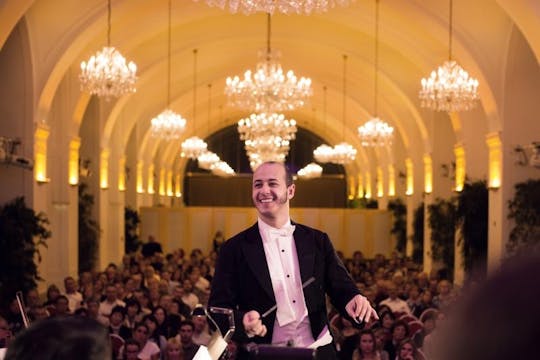 Tour del palazzo di Schönbrunn dopo l'orario di apertura con cena e concerto