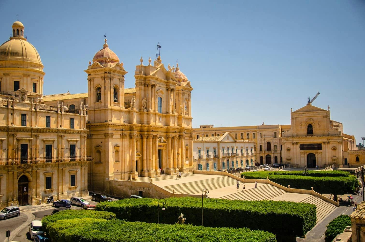 Visita cultural a pie de medio día a Noto desde Siracusa