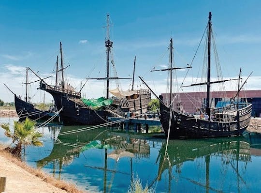 Tour della Rotta di Colombo con monastero e caravelle