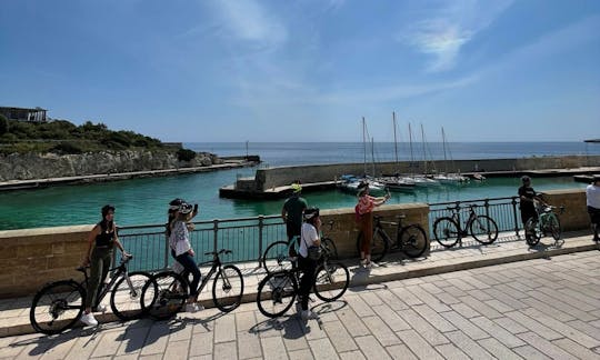 Wycieczka z przewodnikiem po rowerach elektrycznych Monopoli i Costa dei Trulli z degustacją
