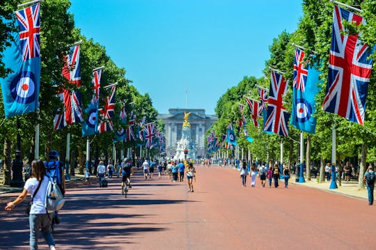 Tour guiado em Londres pela vida da rainha Elizabeth II