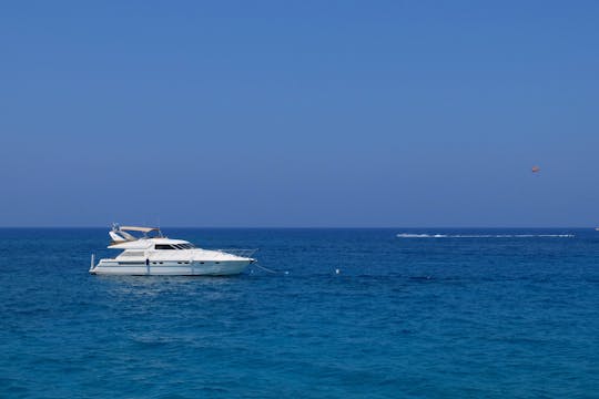 Esperienza di pesca d'altura da Larnaca con pranzo