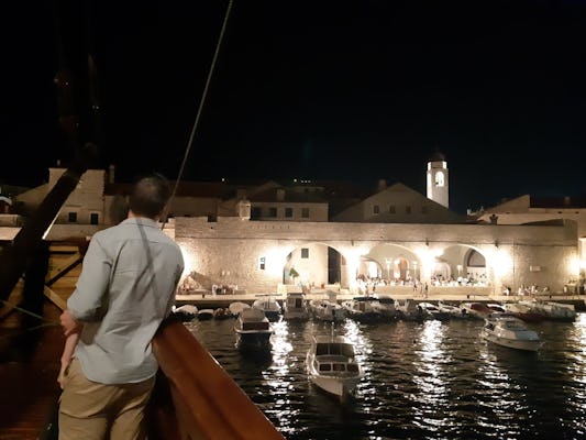 Karaka cruisetransfer van de oude haven van Dubrovnik naar de nieuwe haven van Gruž